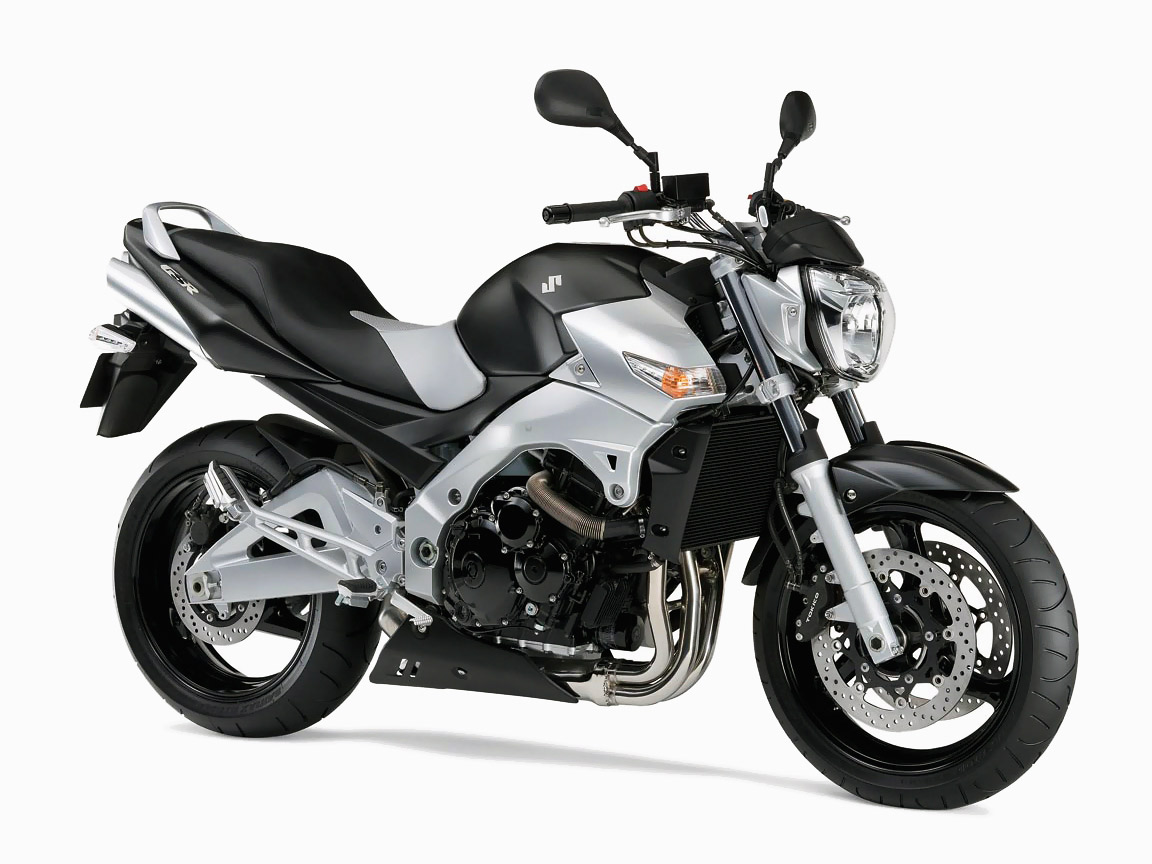 SUZUKI GSR 600